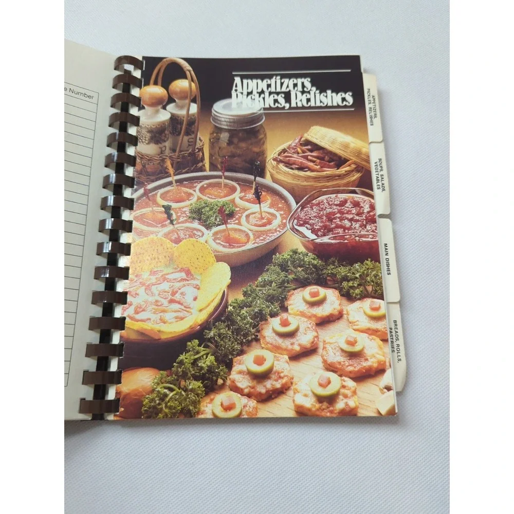 Jubilee Tabernacle First‎ United Pentacostal Church Cookbook 1986 Dorcas Sisters